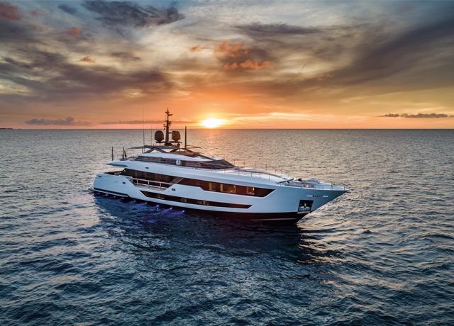 定制法拉帝120'：滑航游艇的艺术- Ferretti Group